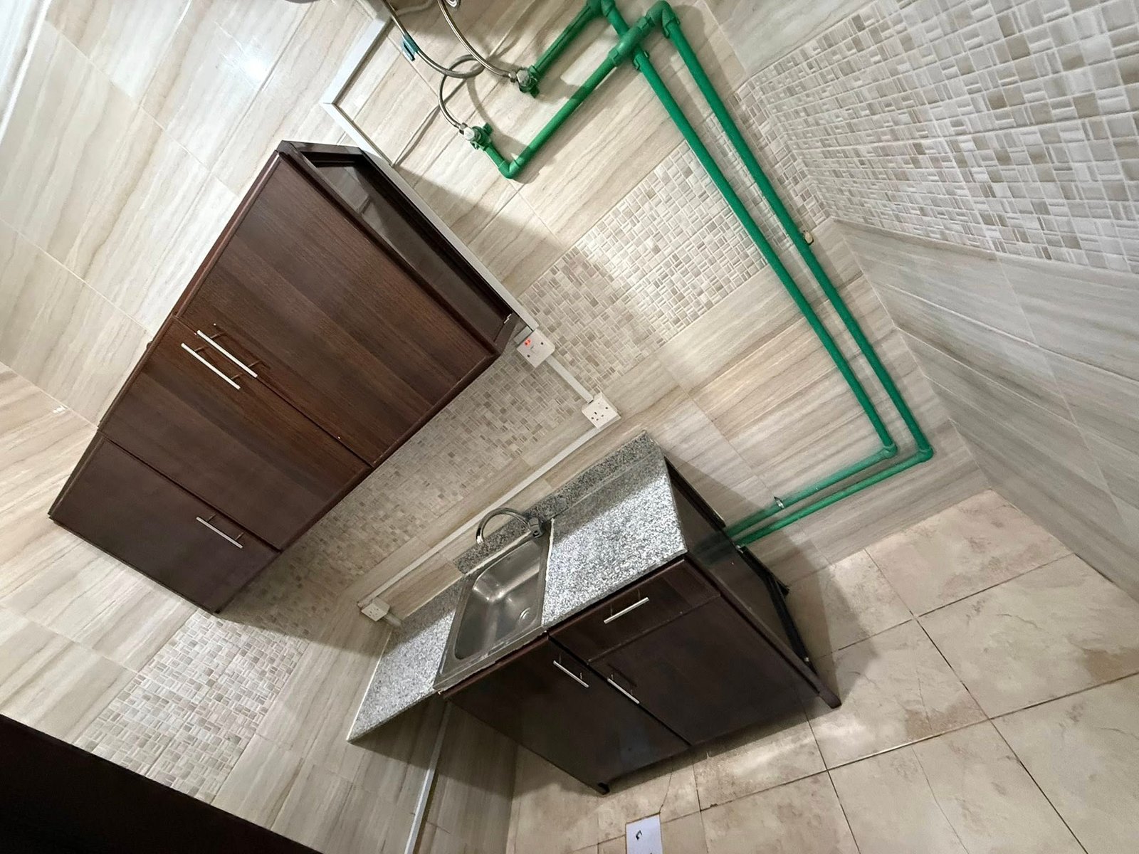 استوديو غير مفروشة للايجار في الدحيل